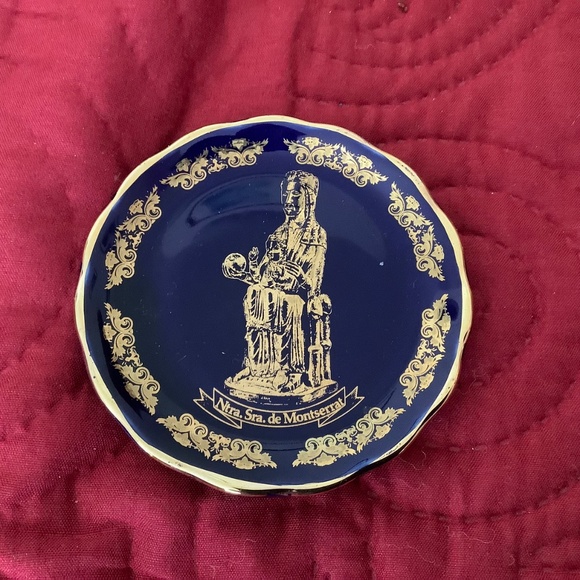 VINTAGE Ntra. Sra. De Montserrat Decorative Plate with Gold Trim - Picture 3 of 5
